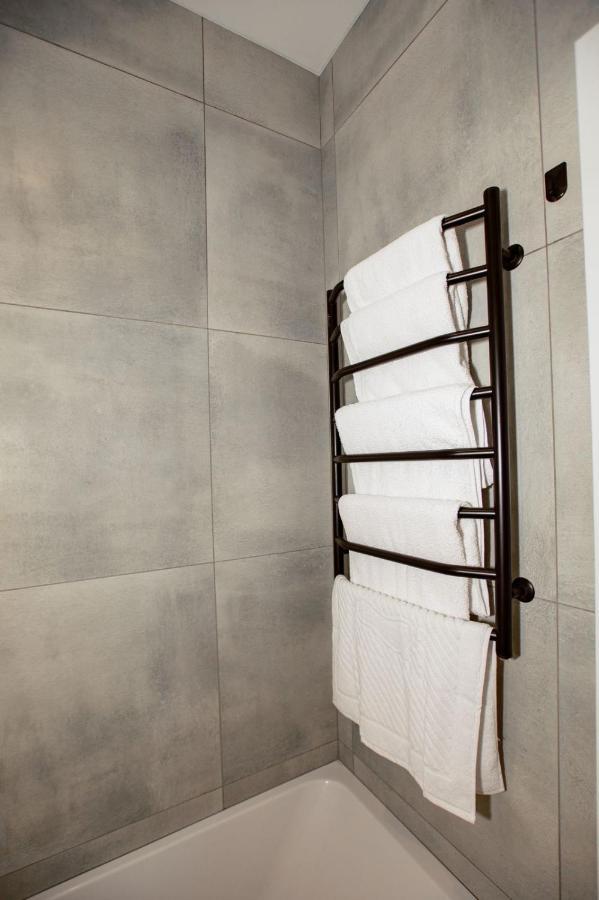 Nude: Spacious Near Historic Center On Zbarazka Street Apartment