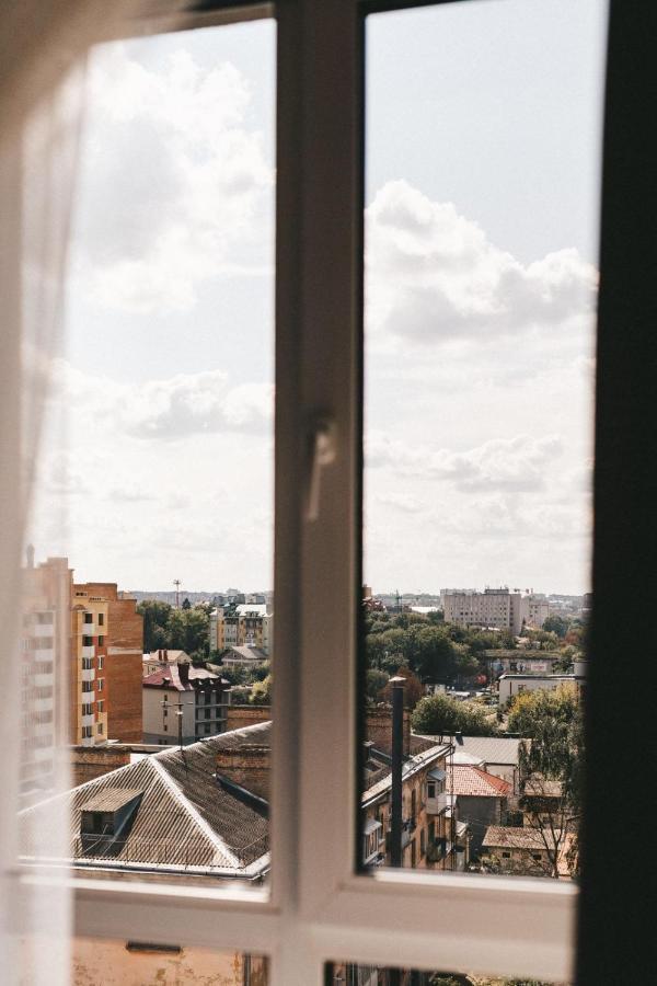 Apartment Nude: Spacious Near Historic Center On Zbarazka Street *