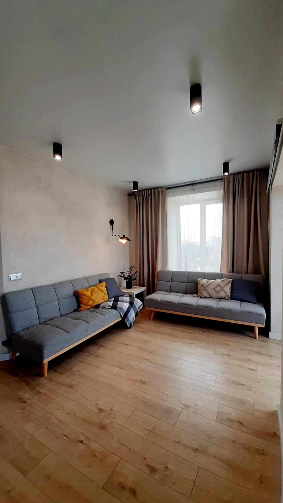 Nude: Spacious Near Historic Center On Zbarazka Street Apartment