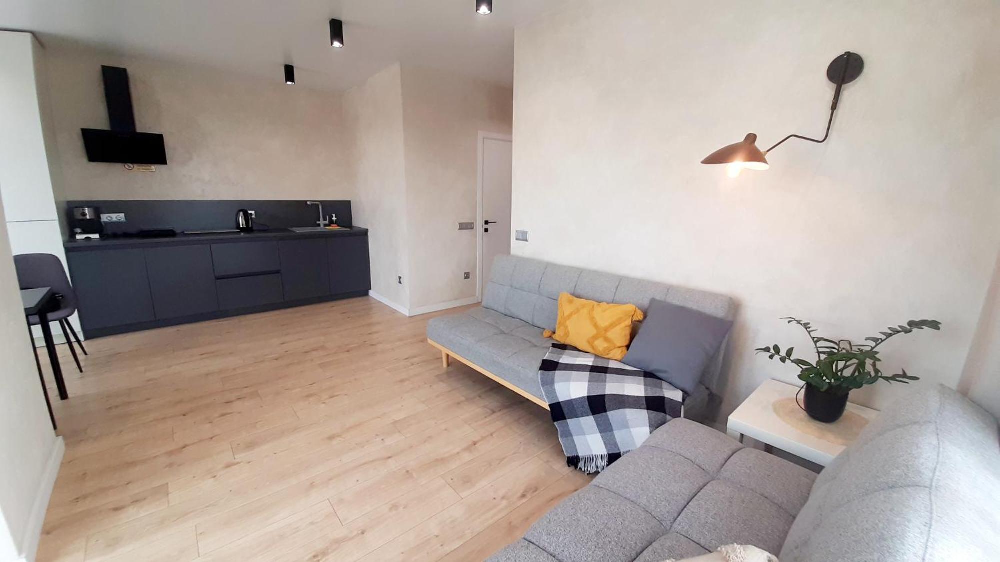 Nude: Spacious Near Historic Center On Zbarazka Street *